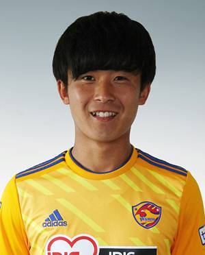 https://img.luxihanyang.com/img/football/player/2ad449f67e1a8145175ed87252ef597c.jpg